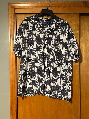 Vineyard Vines Black and White Palm Print Button-Down Shirt